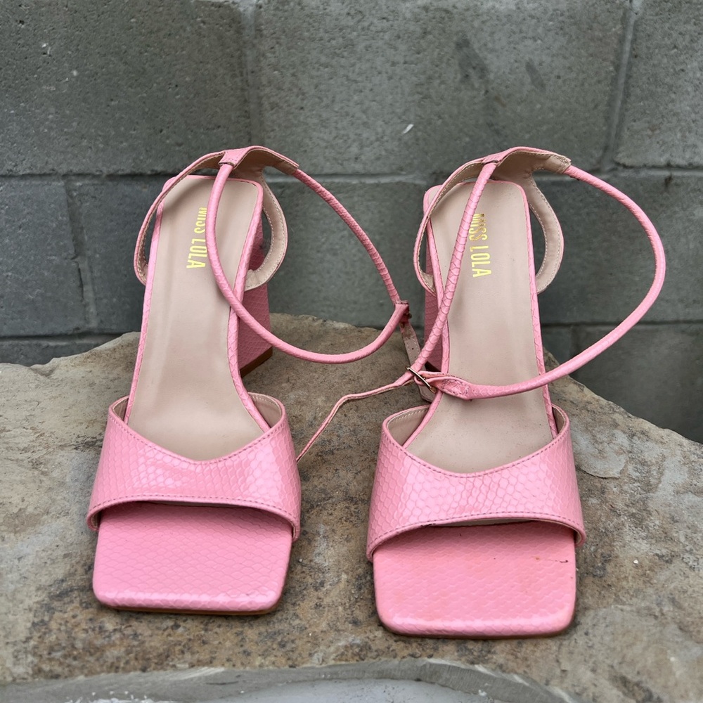Miss Lola bubble gum pink crocodile print heel 
Size 6.5